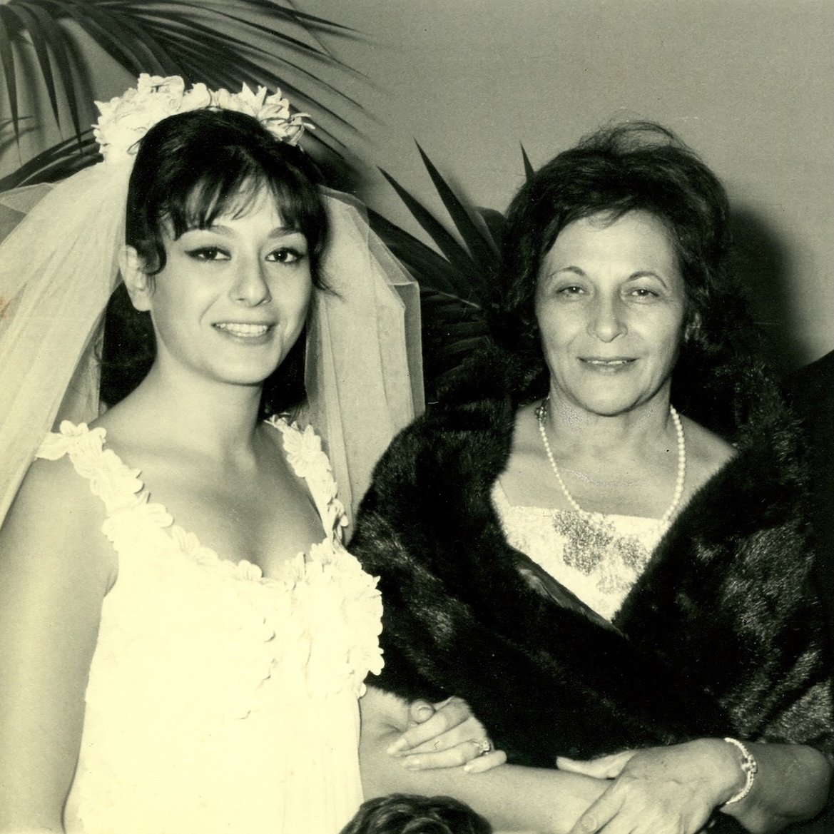 Tel Aviv 1965, Rachel with Stella at her wedding